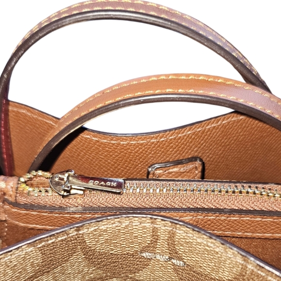 Coach Mini Town Bucket Signature And Rainbow W/Matching Wristlet - Picture 2 of 4